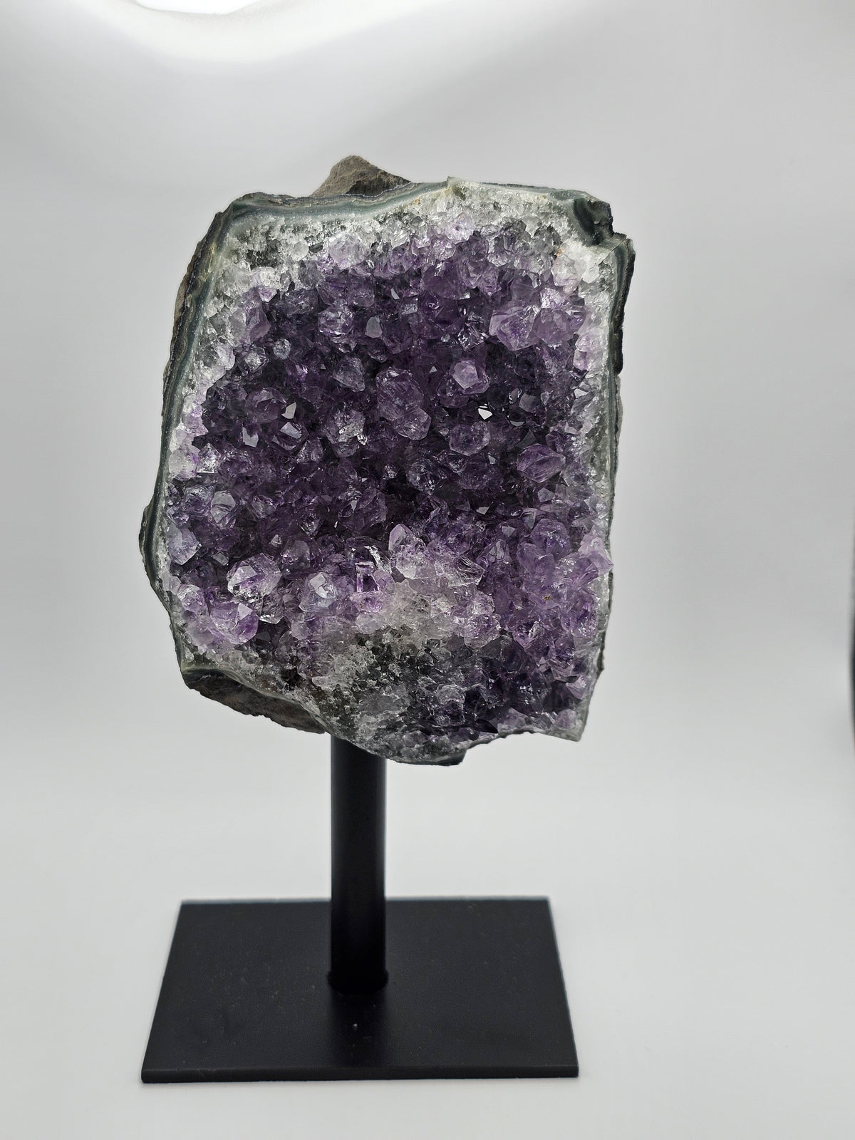 Amethyst op standaard (uniek C)